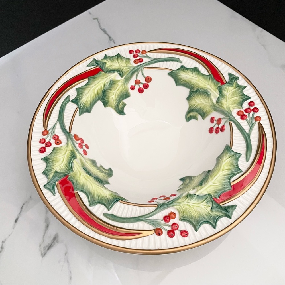 Noel Classique Serving or Centerpiece Bowl by Fitz & Floyd